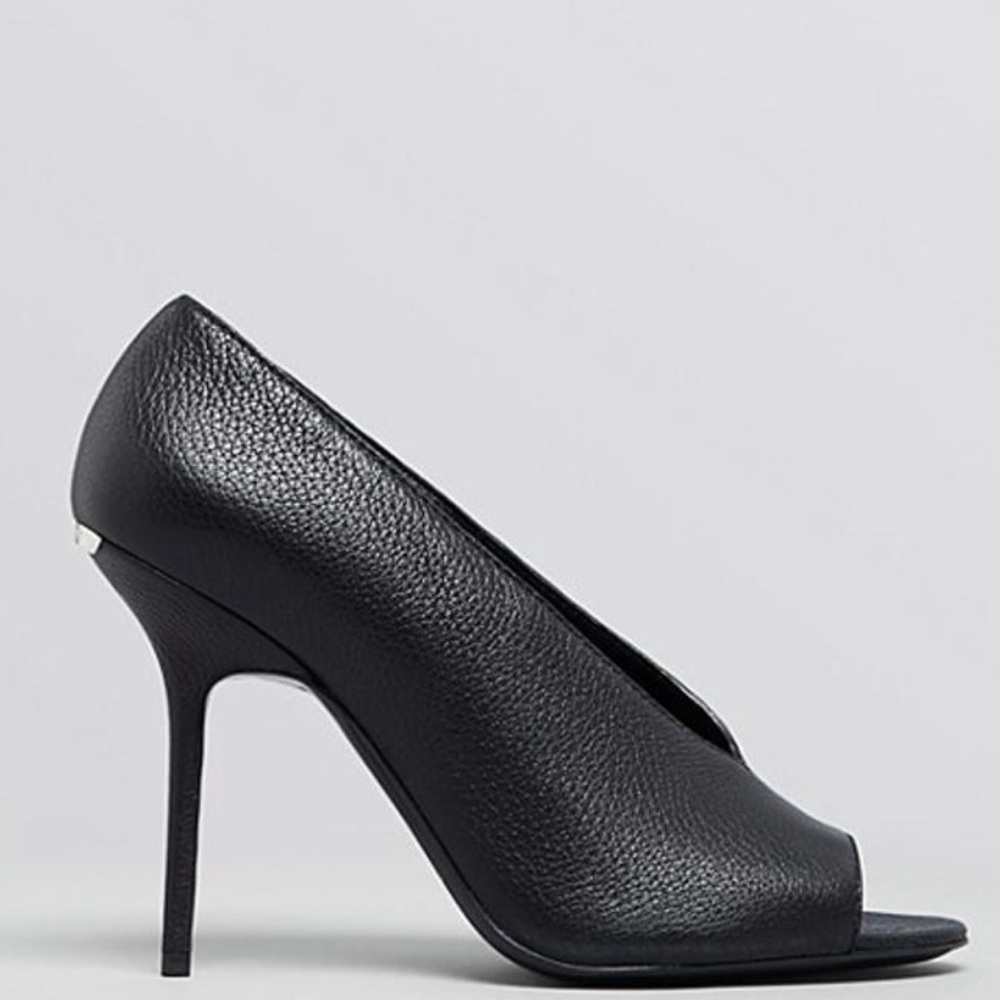 Burberry Haydons Black Grainy Leather Heels